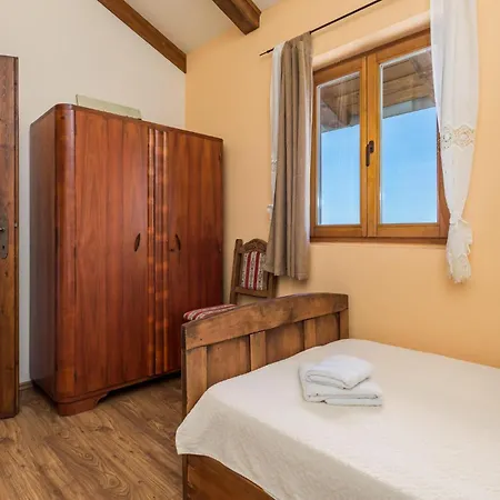 Pet Friendly In With Sauna Semesterbostad Banjol
