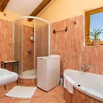 Pet Friendly In With Sauna Banjol
