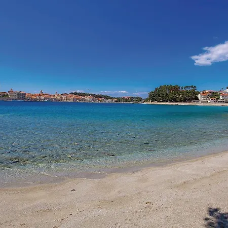 Holiday home Lovely In With Sauna Banjol